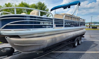 22ft Fishing Barge for rent in Lake Wylie