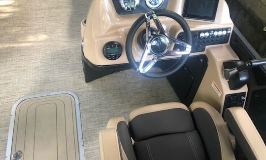 2022 Barletta 24QC Luxury Tritoon for Charter in Gulf Shores or Orange Beach