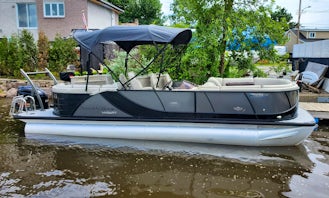 2020 Luxurious 25' South Bay Entertainment Pontoon Rental In lIe-Perrot