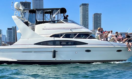 Luxury Yacht “Cruise Toronto Harbour In Style”