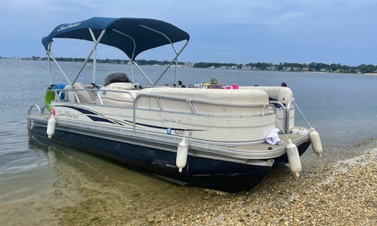 Tracker Party Barge 21ft Pontoon for Rent in Manasquan