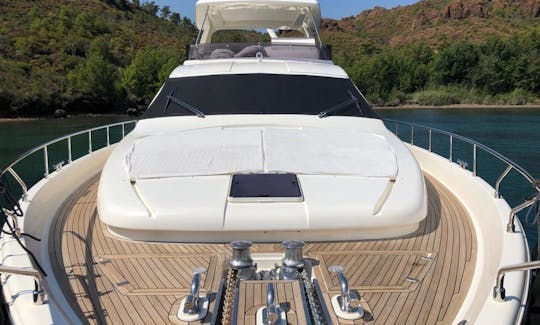 Astonishing Ferretti 830 Yacht