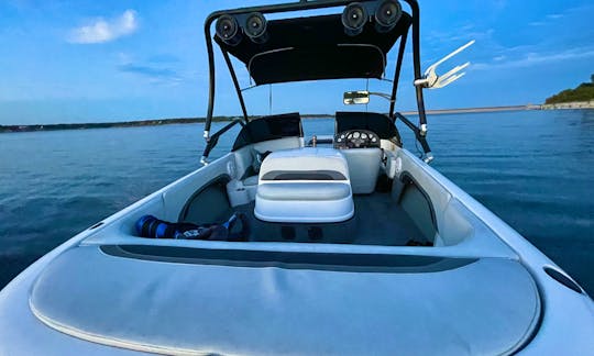 21ft Moomba Wake/Ski Boat with Tower in Cedar Park, Texas