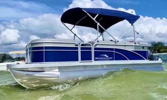 22ft Pontoon for Rent on Lake Norman