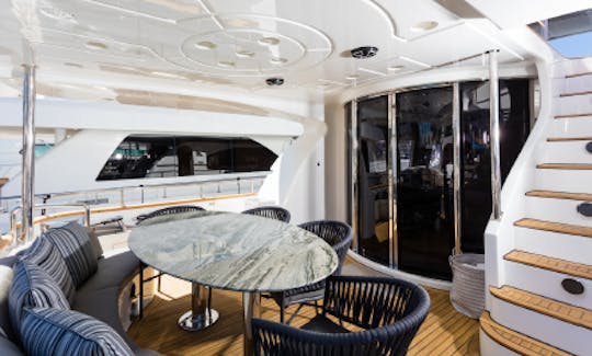 Superyacht de luxe Azimut de 85 pieds à Puerto Vallarta (nourriture incluse)