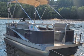 Small new pontoon. White Bear, Bald Eagle, Centerville lakes!