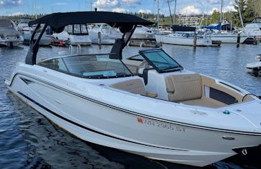 Luxury 30ft SeaRay Bowrider for rent in Bellevue, Washington