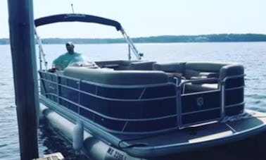 Location d'une demi-journée | Bateau ponton Aqua Patio de 22 pieds dans le port de Hyannis - Cape Cod