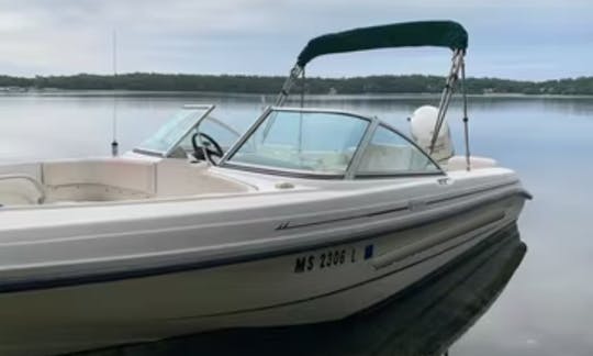 18′ Ventura Boston Whaler em Hyannis Harbor, Massachusetts - Cabo Cod