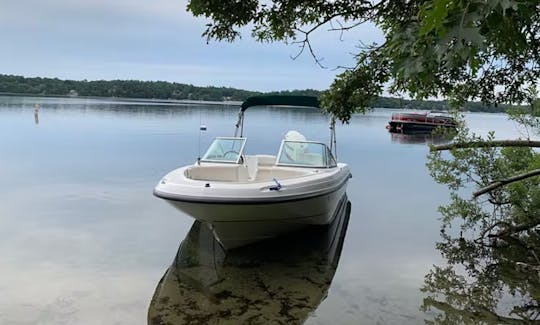 18′ Ventura Boston Whaler em Hyannis Harbor, Massachusetts - Cabo Cod