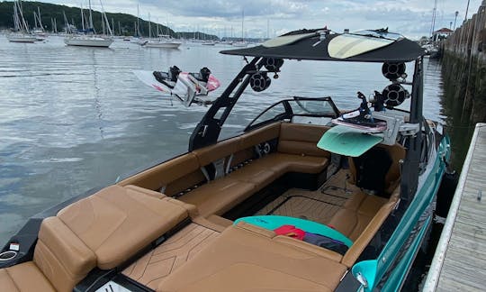 ''Over The Top'' Malibu 24mxz Bowrider Rental in Northport, New York