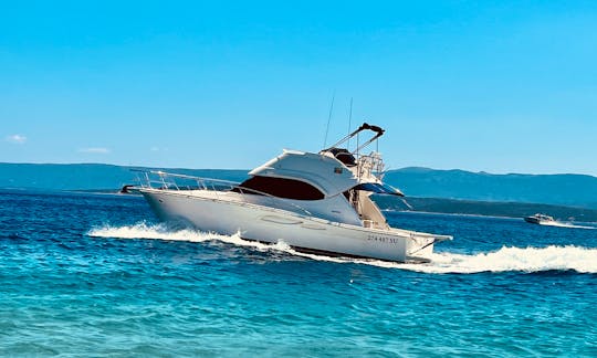 Luxury Riviera 37 Motor Yacht Rental in Bol, Croatia