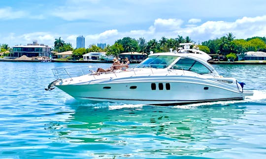 52ft Searay Mega Yacht Rental in Miami Beach, Florida