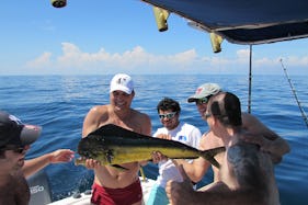 Fishing charter in a 27' Proline in Panama City, Panama