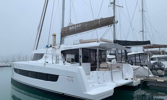 Brandnew Bali 4.4 Sailing Catamaran Charter in San Antonio Ibiza, Islas Baleares