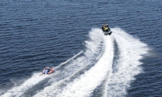  Nuevos alquileres de motos acuáticas SeaDoo Sparks y GTI en la playa de la ciudad de Panamá