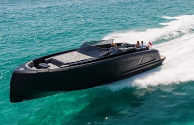 Black Diamond VQ45 Motor Yacht available for Rental in marina Ibiza🖤