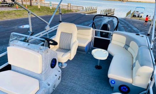 Get out on the water with this Brand New 7 Person Pontoon Rental on the Destin Harbor. 

Comes with your very own captain for the day. This 2022 ponto