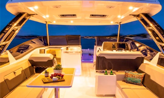 32ft Aquila Motor Yacht Rental in in Eivissa, Illes Balears