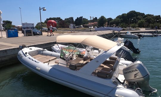 Alquiler de Rib Robinzon de 23 pies para hasta 10 personas en Medulin, Croacia