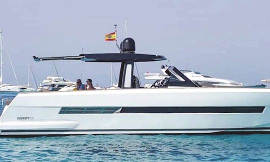 Aluguel de iates a motor FJORD de 48 pés em Eivissa, Illes Balears
