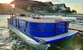 23' Pontoon w/ Loungers & Captain's Chairs + Tube