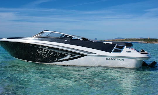 22ft Glastron GT225 Bowrider Rental in Eivissa, Illes Balears