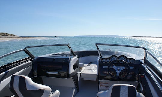 Location d'un bowrider Glastron GT225 de 22 pieds à Eivissa, Illes Balears