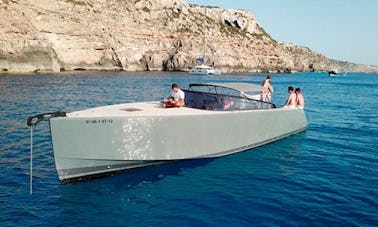 Pure Dutch Vandutch 40 Motor Yacht Rental in Eivissa, Illes Balears
