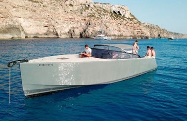 Pure Dutch Vandutch 40 Motor Yacht Rental in Eivissa, Illes Balears