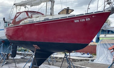 C&C 27 Sailboat for rent on Puget Sound