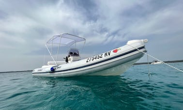 Explore the beautiful waters of Rovinj aboard Jonhson 140 RIB
