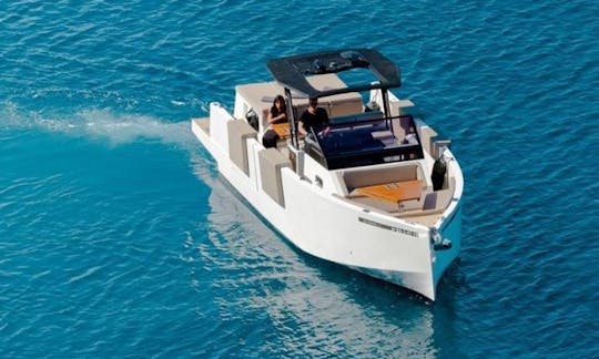 32ft Ad Astra Motor Yacht Rental in Eivissa, Illes Balears