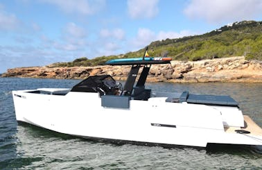 36ft Havana Motor Yacht Rental in Eivissa, Illes Balears
