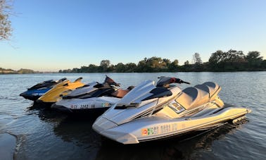 Aluguel de jet ski duplo no Lago Folsom