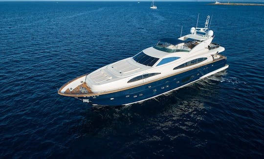 Astondoa 102 GLX Power Mega Yacht Rental in Eivissa, Illes Balears