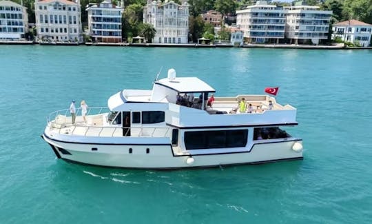 Incroyable excursion en bateau VIP pour 25 personnes à Istanbul