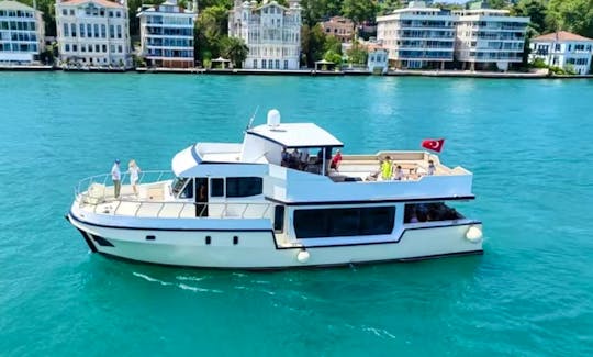 Amazing 25 Person VIP Boat Tour In Istanbul