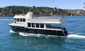 20 Person VIP Boat Tour In Istanbul