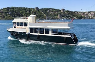 30 Person VIP Boat Tour In Istanbul