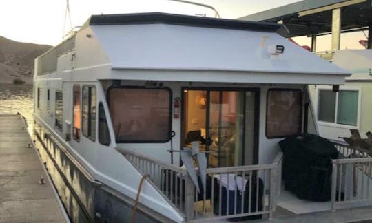 Custom Houseboat for Daily Rental in Phoenix