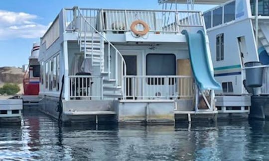 Custom Houseboat for Daily Rental in Phoenix
