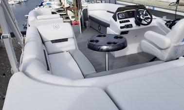 11 Passenger - 22ft comfortable Pontoon Boat for parties and sightseeing