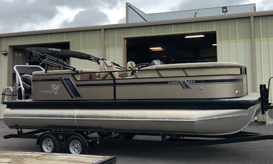 New 22ft Viaggio Pontoon Boat for rent in Canyon Lake