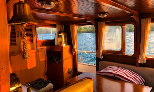 Every night a different sunset | Inter-Leja Eurobanker 34 Twin-Cabin Yacht