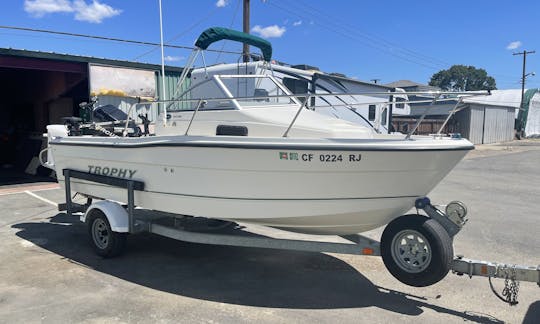 2006 Trophy Striper 1802 WA Bowrider（カリフォルニア州リオリンダのレンタル）