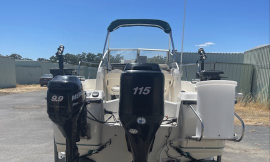 2006 Trophy Striper 1802 WA Bowrider（カリフォルニア州リオリンダのレンタル）