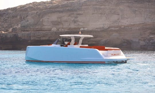 Pardo 50 Augusti Motor Yacht Rental in Eivissa, Illes Balears