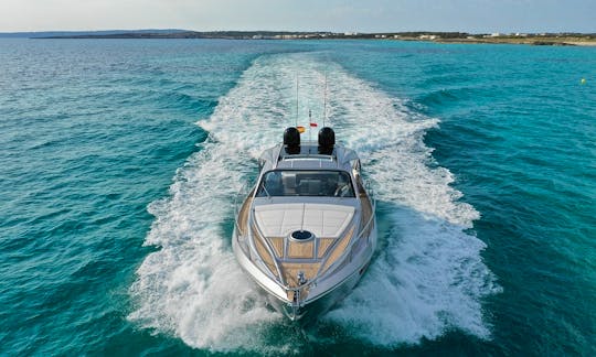 Pershing 5X Power Mega Yacht Rental in Eivissa, Illes Balears
