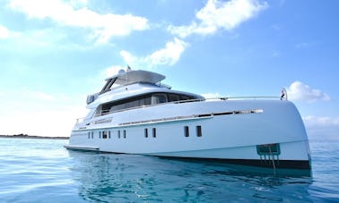 ''Sea Story'' Vanquish  82 Power Mega Yacht Rental in Eivissa, Illes Balears